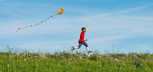 https://be35832fa5168a30acd6-5c7e0f2623ae37b4a933167fe83d71b5.ssl.cf3.rackcdn.com/2696/cute-kid-flying-kite-across-field.jpg