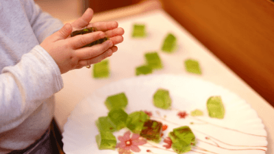 explore textures with jelly